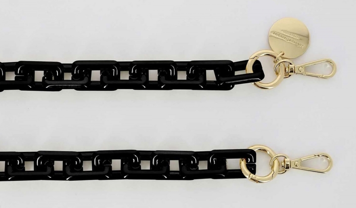 Emmy-Phone-Chain---Black-Detail.jpg
