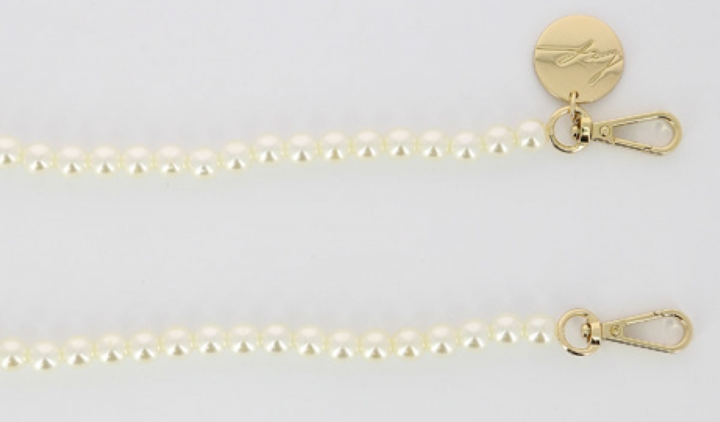 Agathe-Phone-Chain-Pearl-detail.jpg