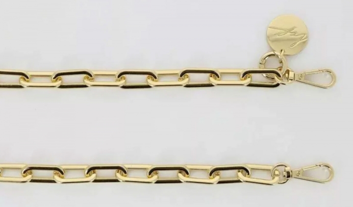 Mia-Phone-Chain---Gold---detail.jpg